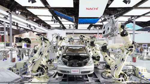 早参| 港媒述评:义乌"圣诞工厂"不惧贸易战冲击;中国工业机器人使用率